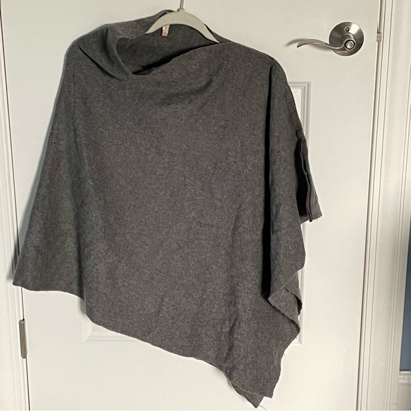 New! Red Envelope 100% cashmere Poncho dark gray nwot 47130 - Picture 2 of 16